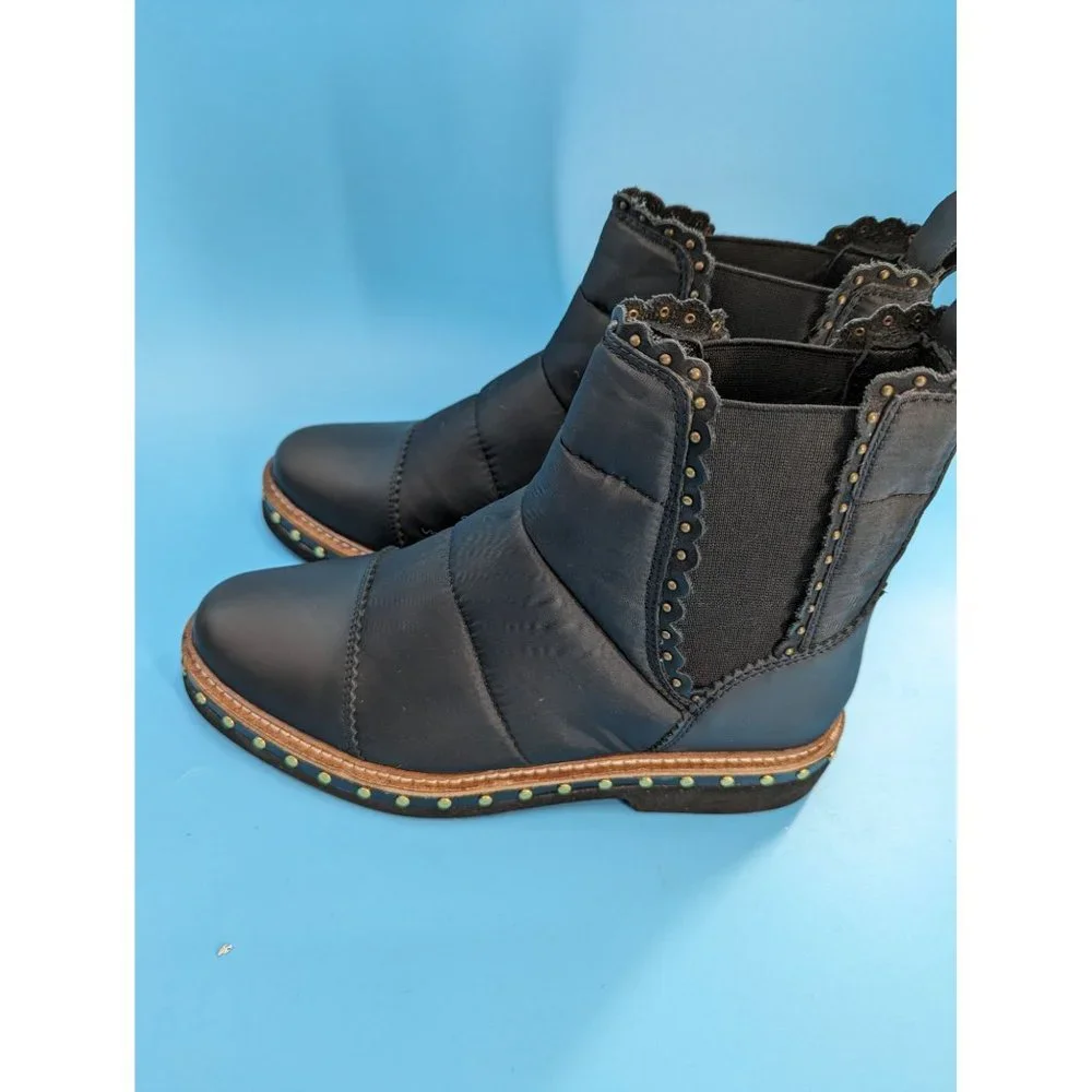 FREE PEOPLE Puffer Chelsea boot brand new‎ size 36